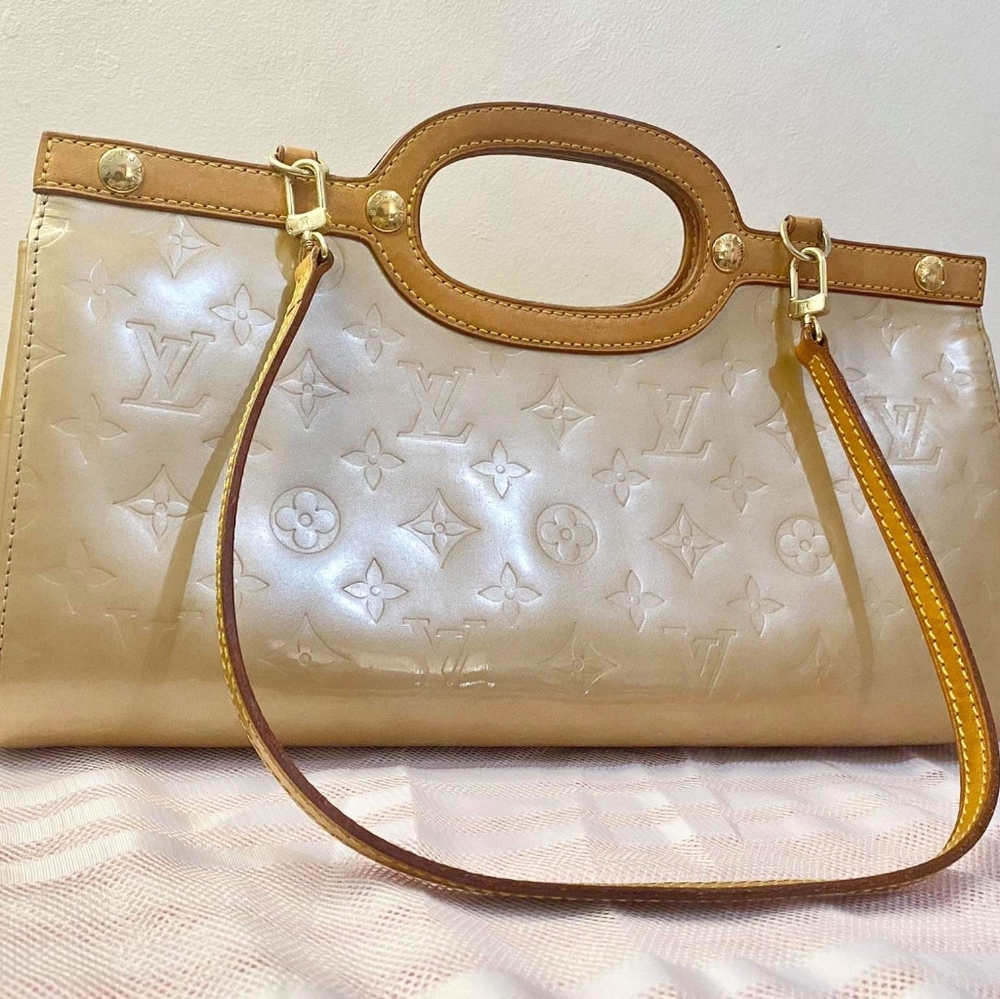 Vernis Roxbury Drive